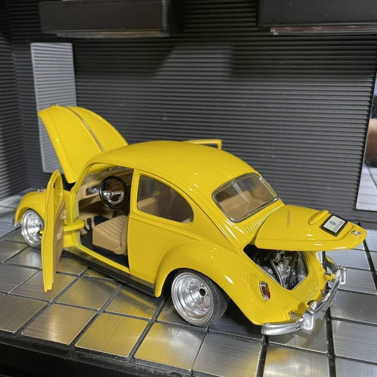 ヤトミン 1/18 ボルクス ワーゲン ビートル 1967 (カスタム